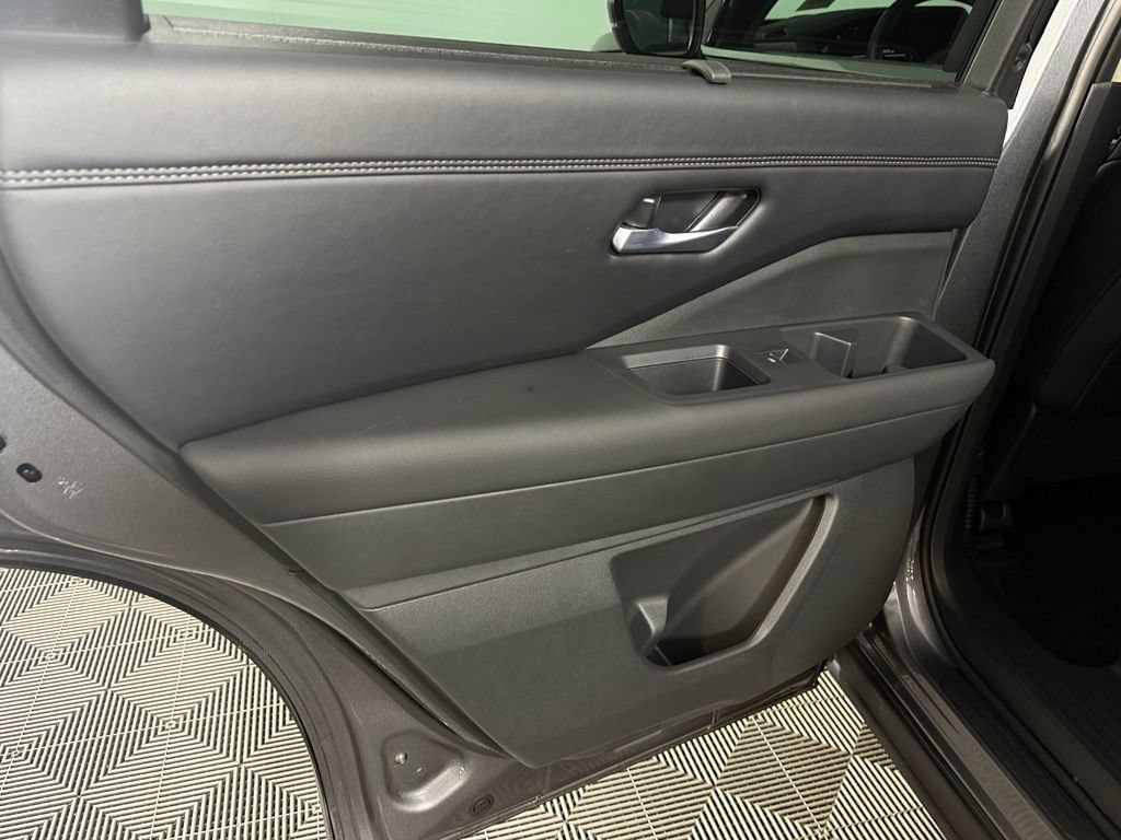 Used 2025 Nissan Pathfinder Platinum w/ Cargo Package AWD/4WD image 24