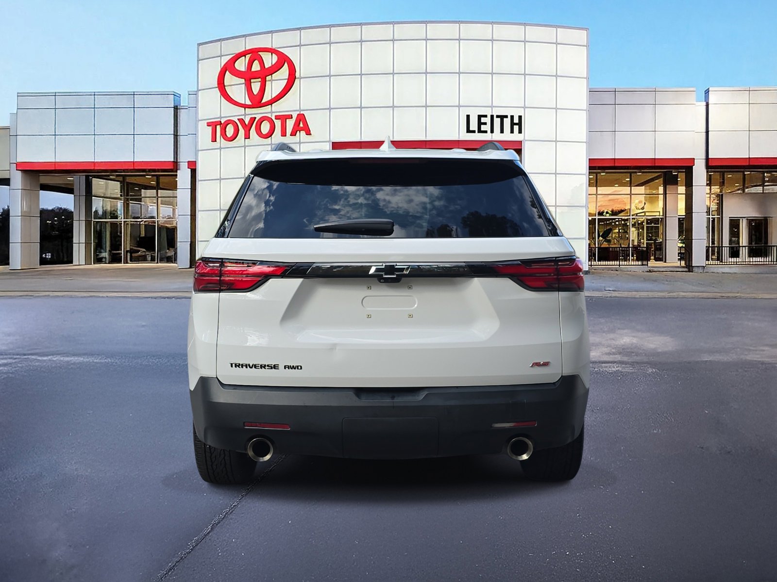 Used 2023 Chevrolet Traverse RS image 6