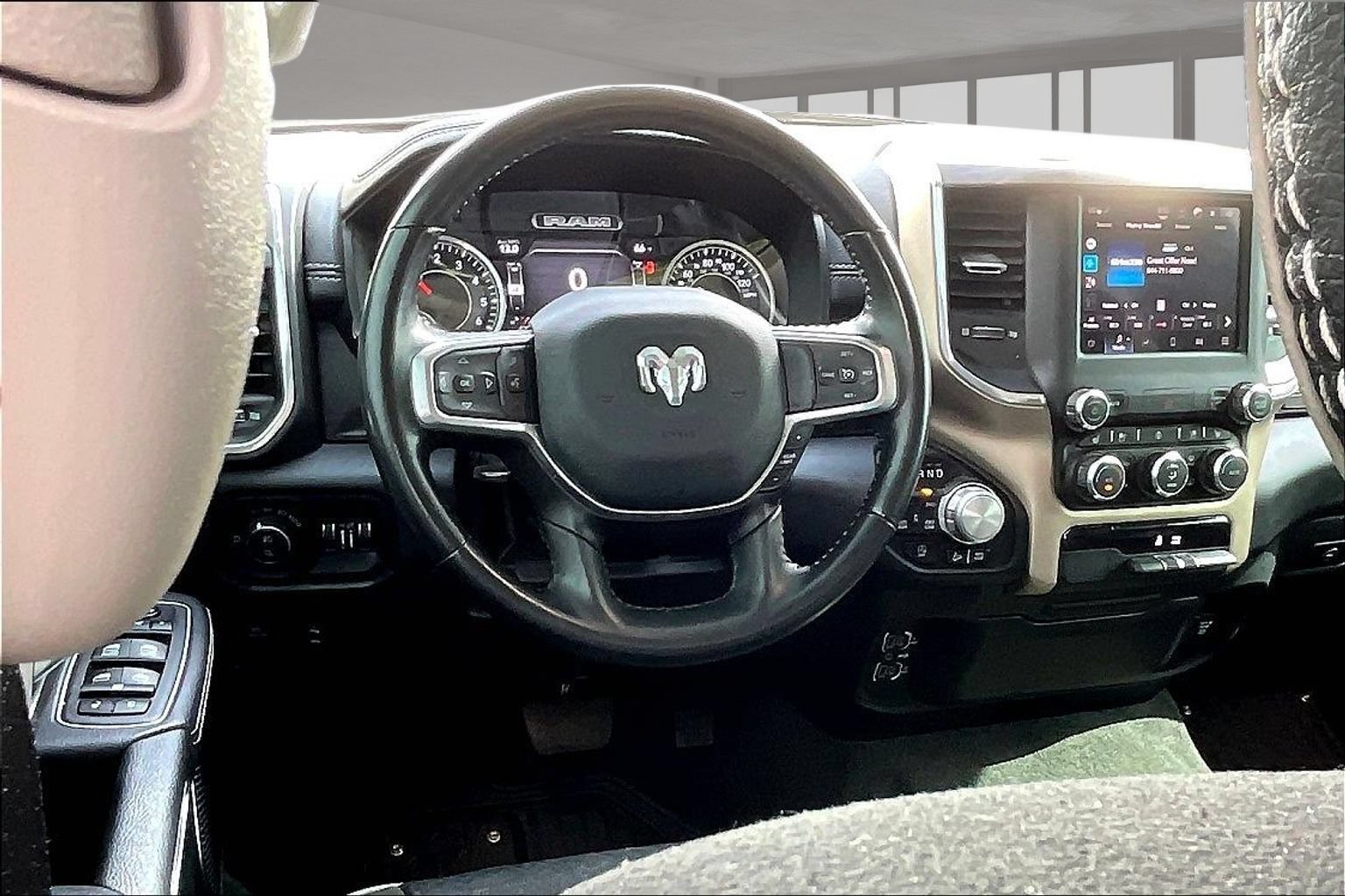Used 2022 RAM 1500 Laramie w/ Off Road Group AWD/4WD image 9