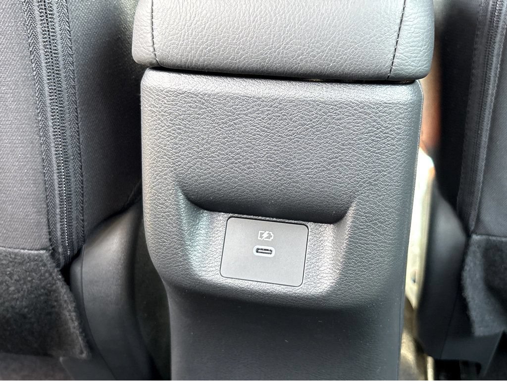 New 2025 Nissan Versa SR w/ Trunk Package FWD image 22
