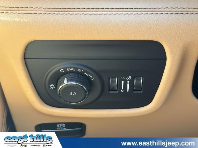 Certified 2024 Jeep Grand Cherokee Summit AWD/4WD image 28