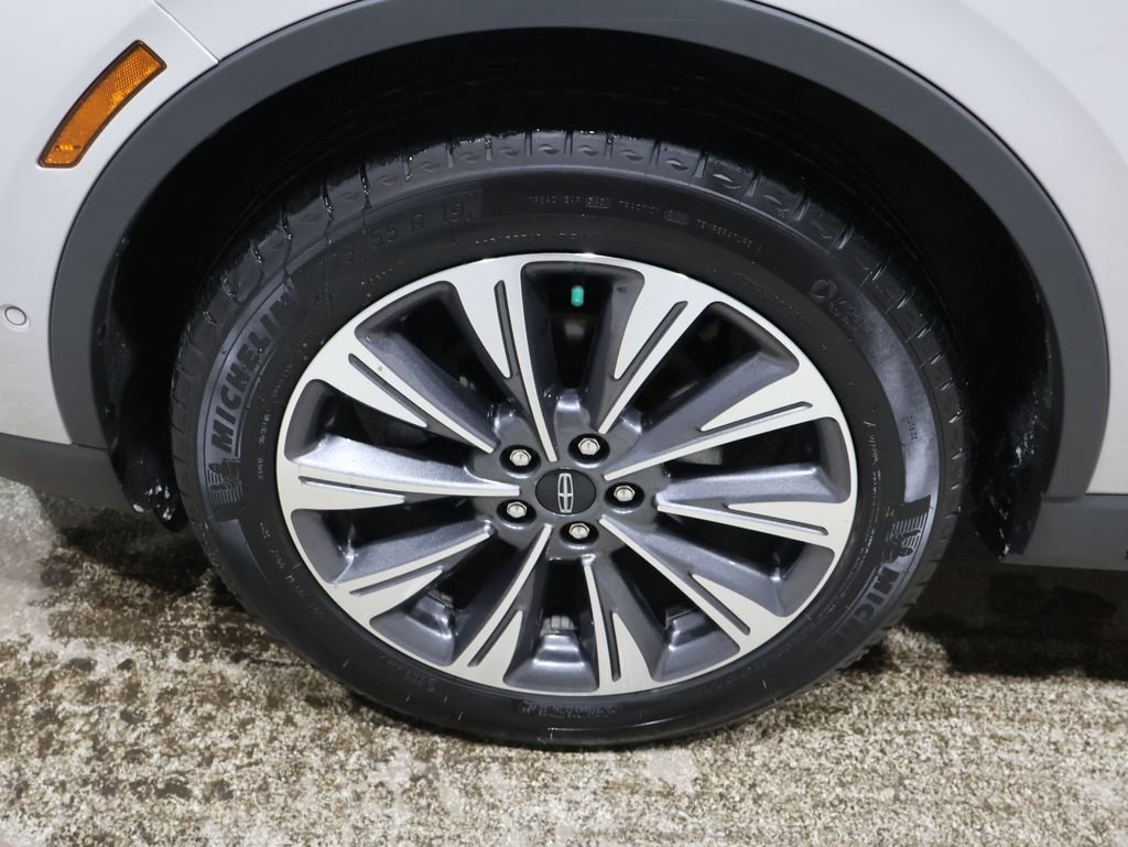 Used 2022 Lincoln Corsair Reserve w/ Equipment Group 201A image 9