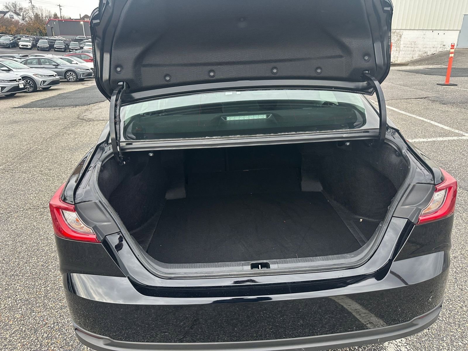 Used 2025 Toyota Camry LE image 30