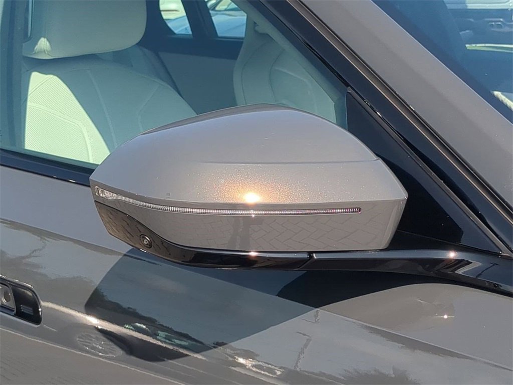 Certified 2023 BMW 760i xDrive w/ Executive Package image 13