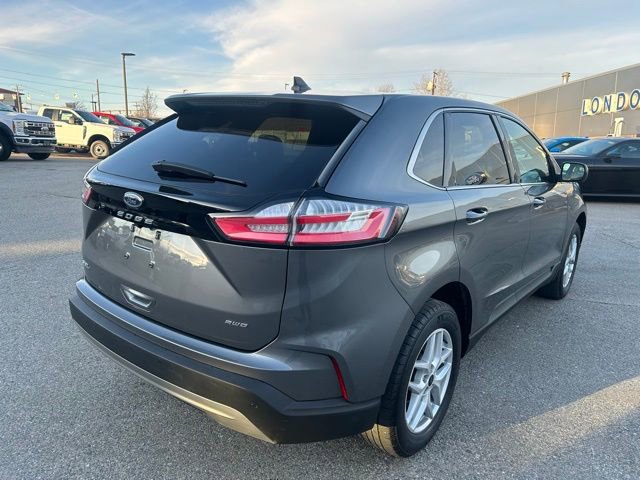 Used 2023 Ford Edge SEL w/ Convenience Package image 4