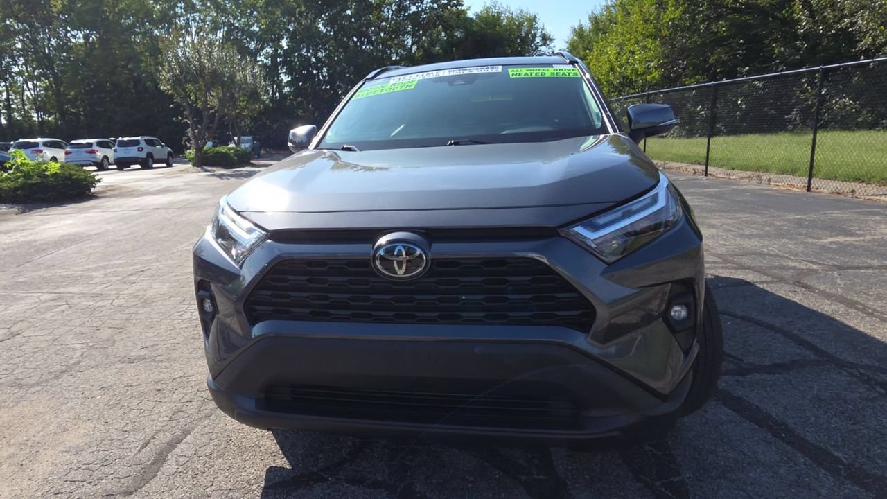 Used 2022 Toyota RAV4 XLE Premium FWD image 3