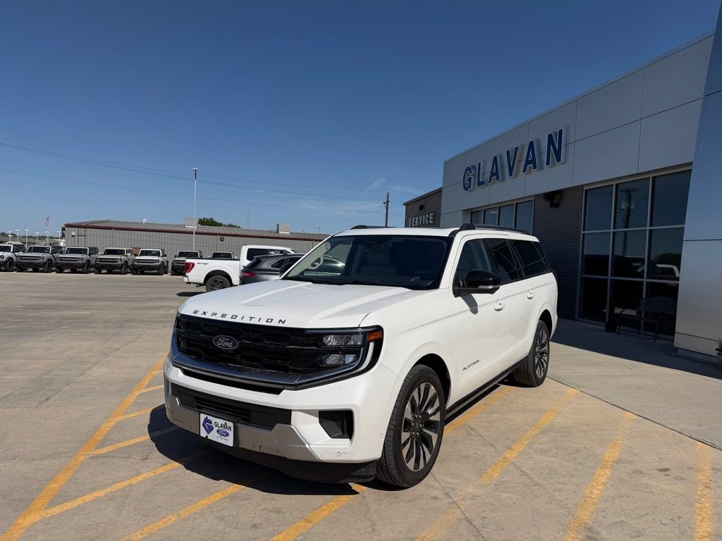 Used 2025 Ford Expedition Max Platinum w/ Driver's Package AWD/4WD image 3