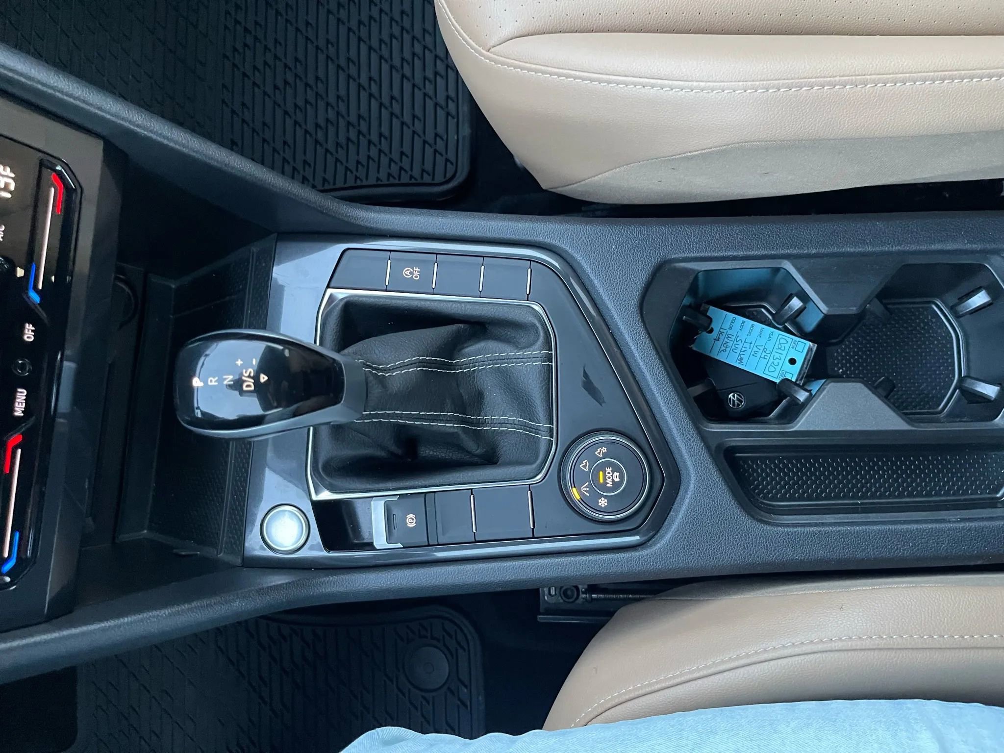 Used 2024 Volkswagen Tiguan SE image 26