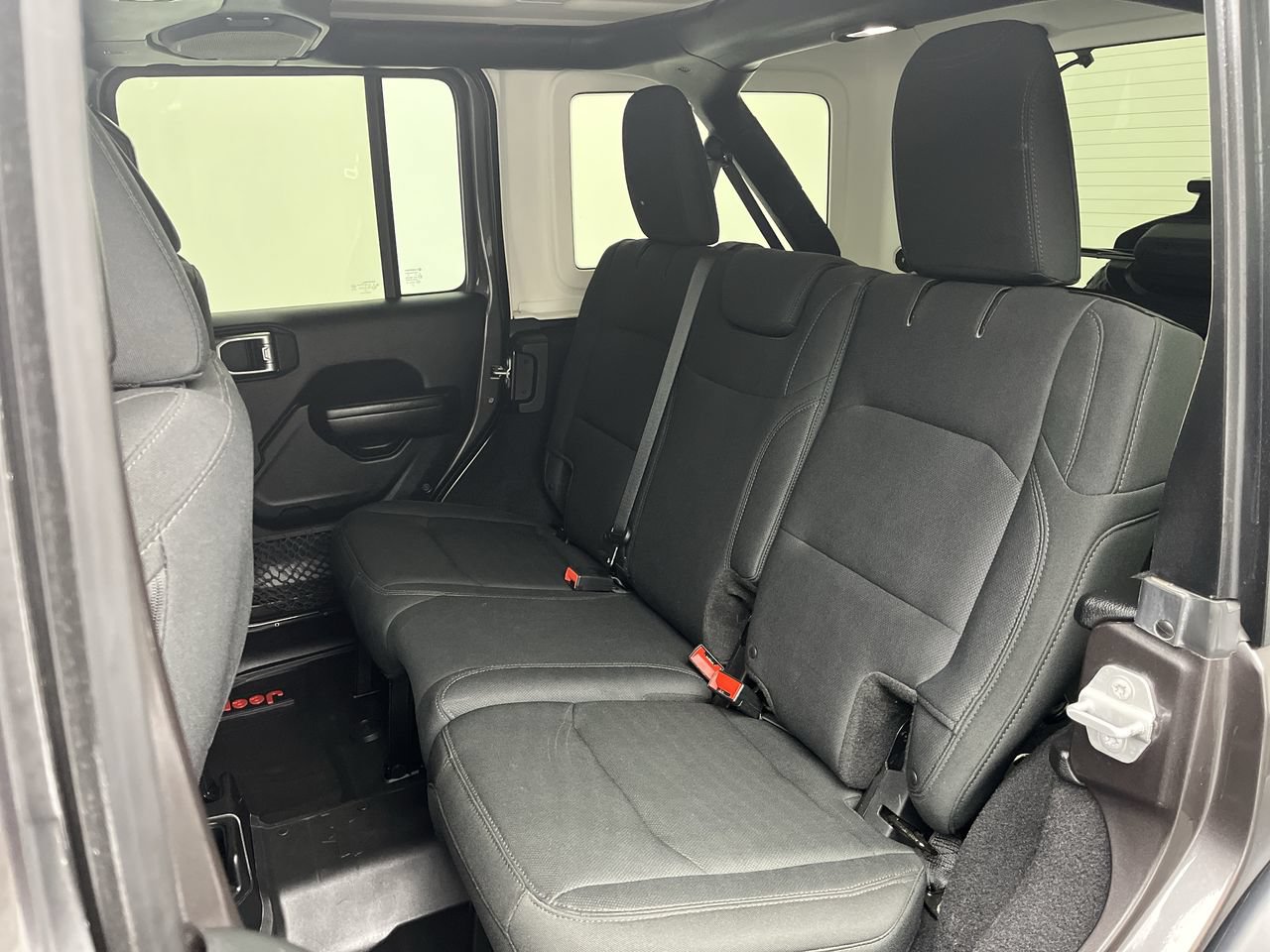 Used 2018 Jeep Wrangler Unlimited Sport S AWD/4WD image 10