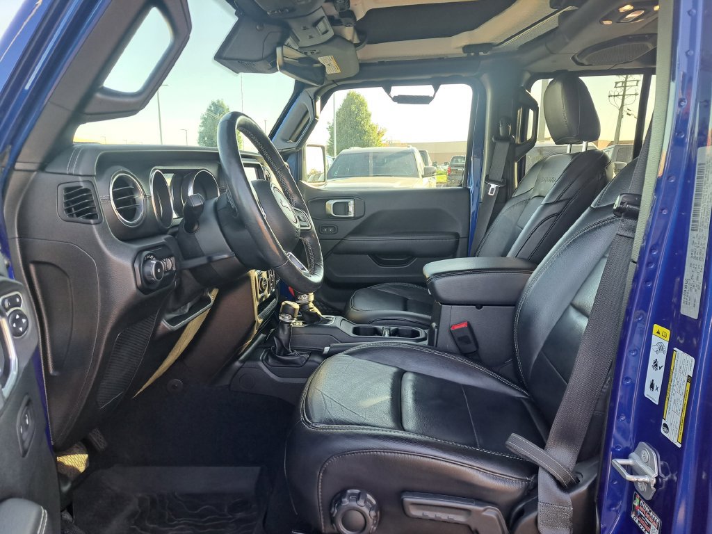 Used 2019 Jeep Wrangler Unlimited Sahara AWD/4WD image 9