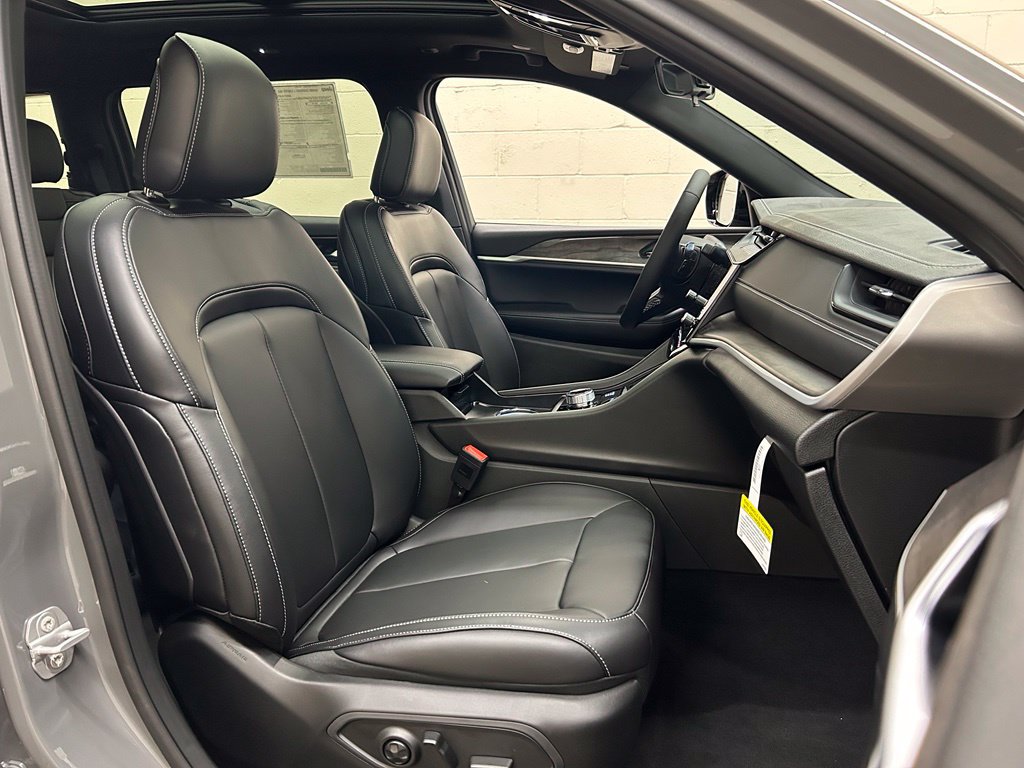 New 2027 Jeep Grand Cherokee L Limited AWD/4WD image 14