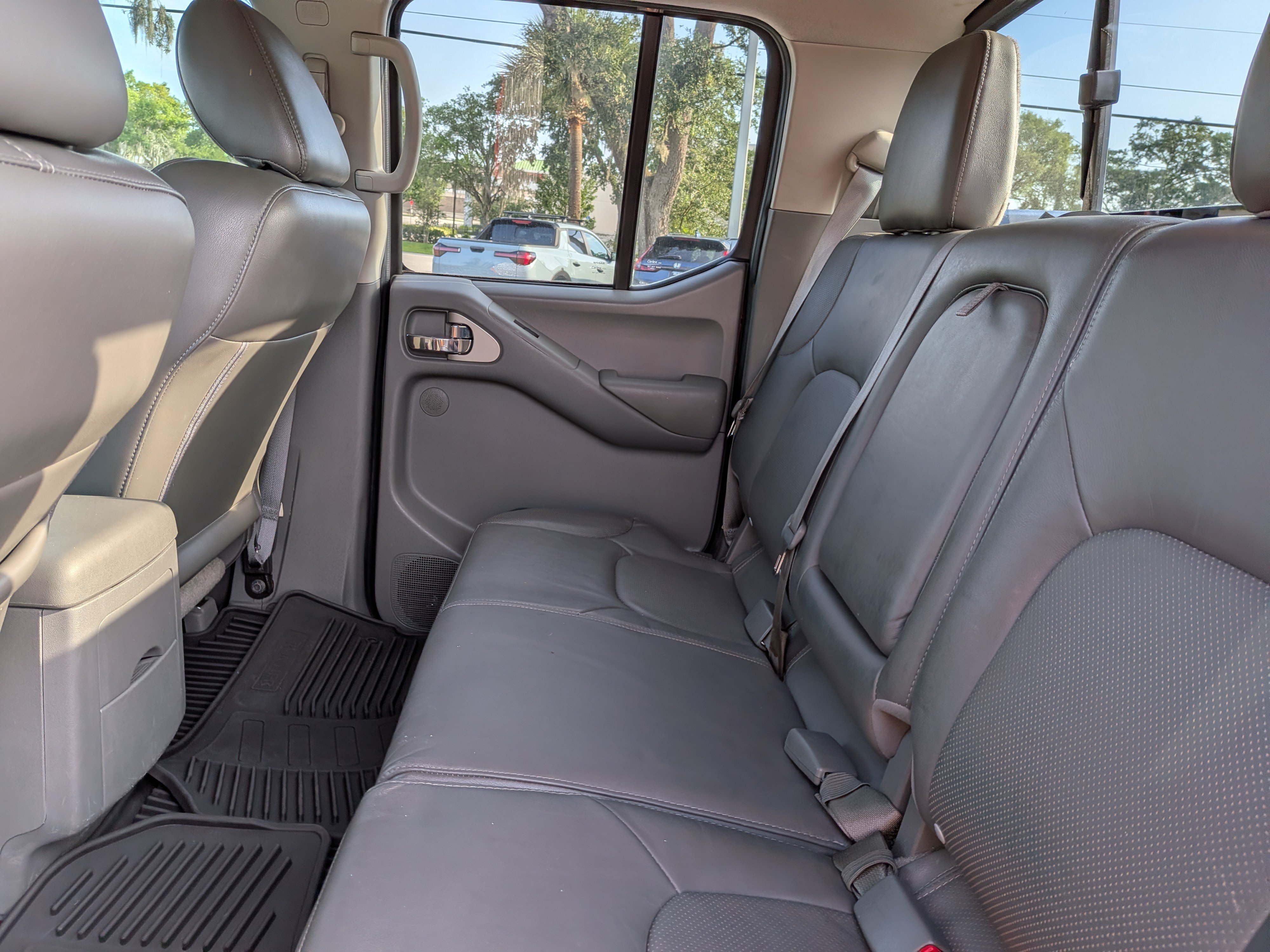 Used 2019 Nissan Frontier SL RWD image 17