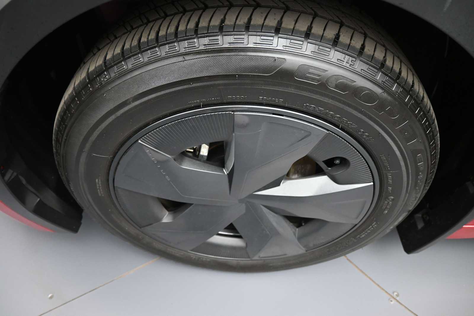 Used 2026 Toyota Prius LE FWD image 13