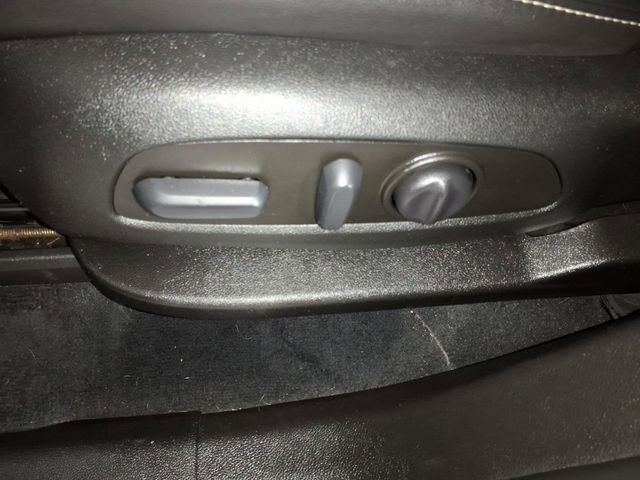 Used 2023 Chevrolet Traverse LT image 14