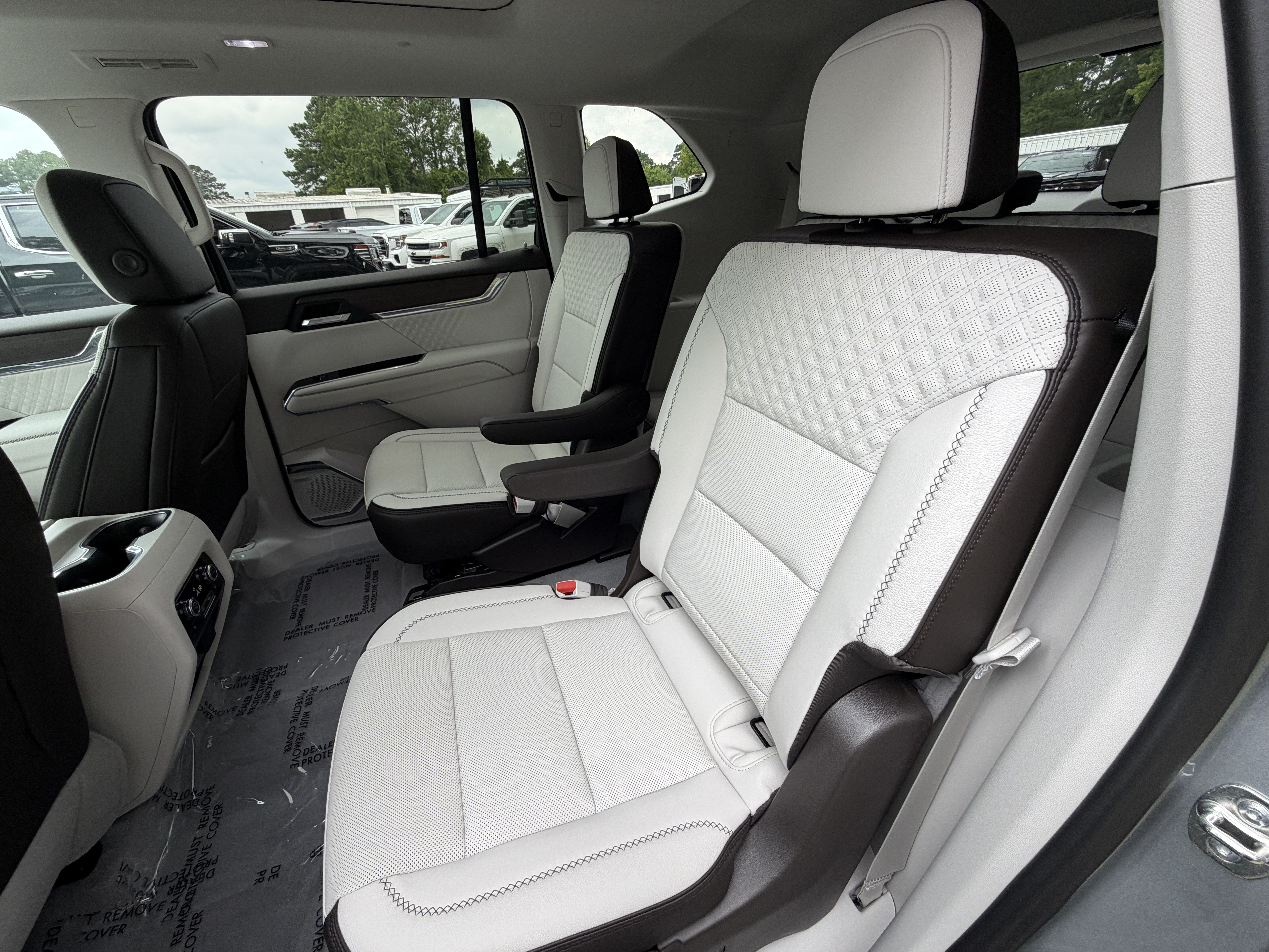 New 2026 GMC Acadia Denali w/ Super Cruise Package FWD image 16