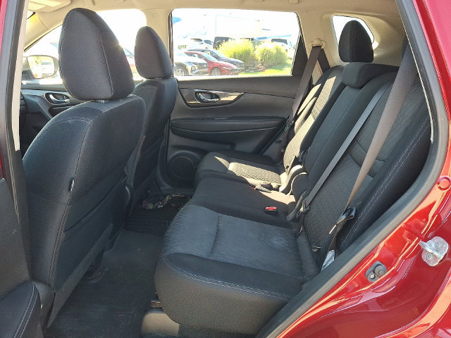 Used 2017 Nissan Rogue SV AWD/4WD image 10