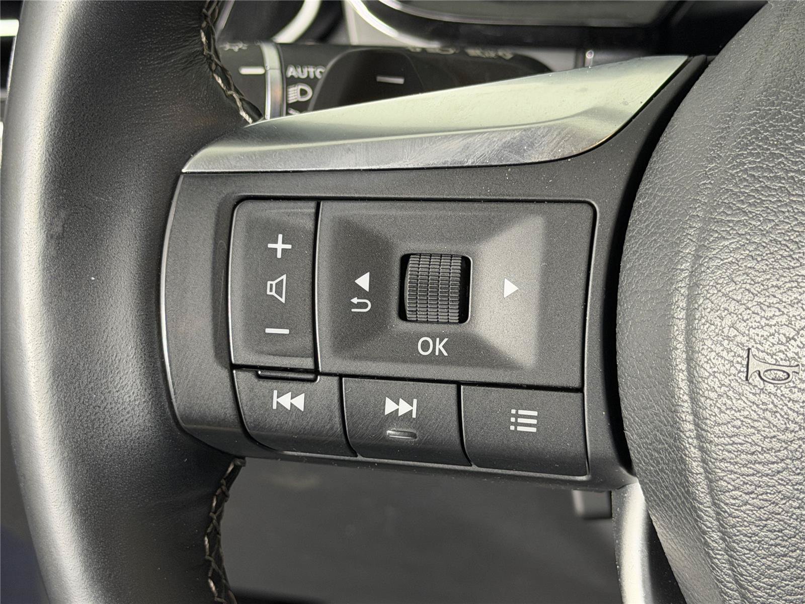 Used 2023 INFINITI QX60 Sensory w/ Cargo Package AWD/4WD image 25