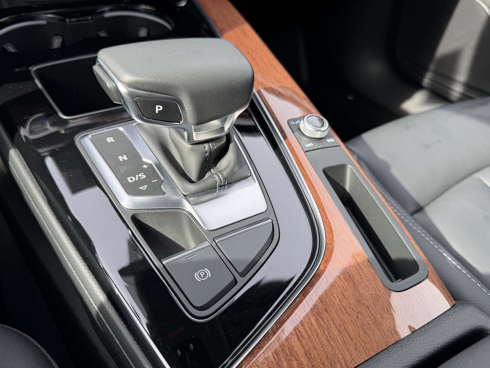 Used 2023 Audi A4 2.0T Premium w/ Convenience Package image 17