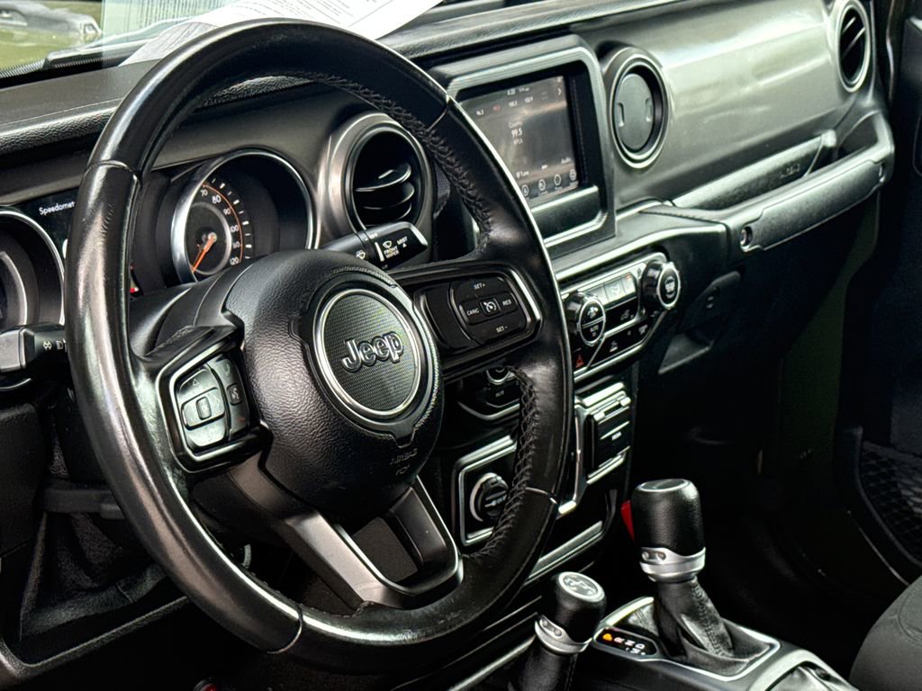 Used 2021 Jeep Gladiator Willys image 19