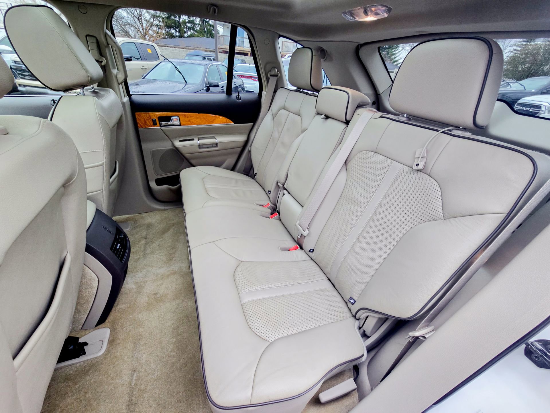 Used 2015 Lincoln MKX FWD w/ Equipment Group 102A image 27