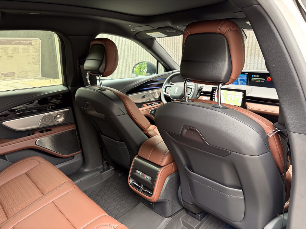 New 2026 Lincoln Nautilus Reserve AWD/4WD image 28