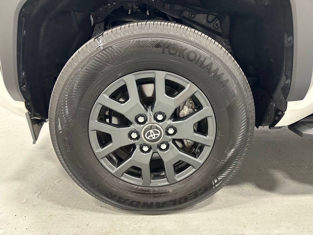 Used 2025 Toyota 4Runner SR5 AWD/4WD image 61