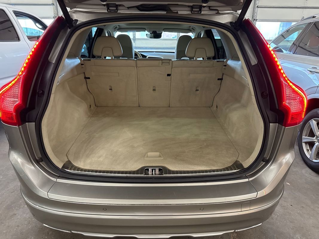 Used 2015 Volvo XC60 T6 w/ Proximity Package image 52