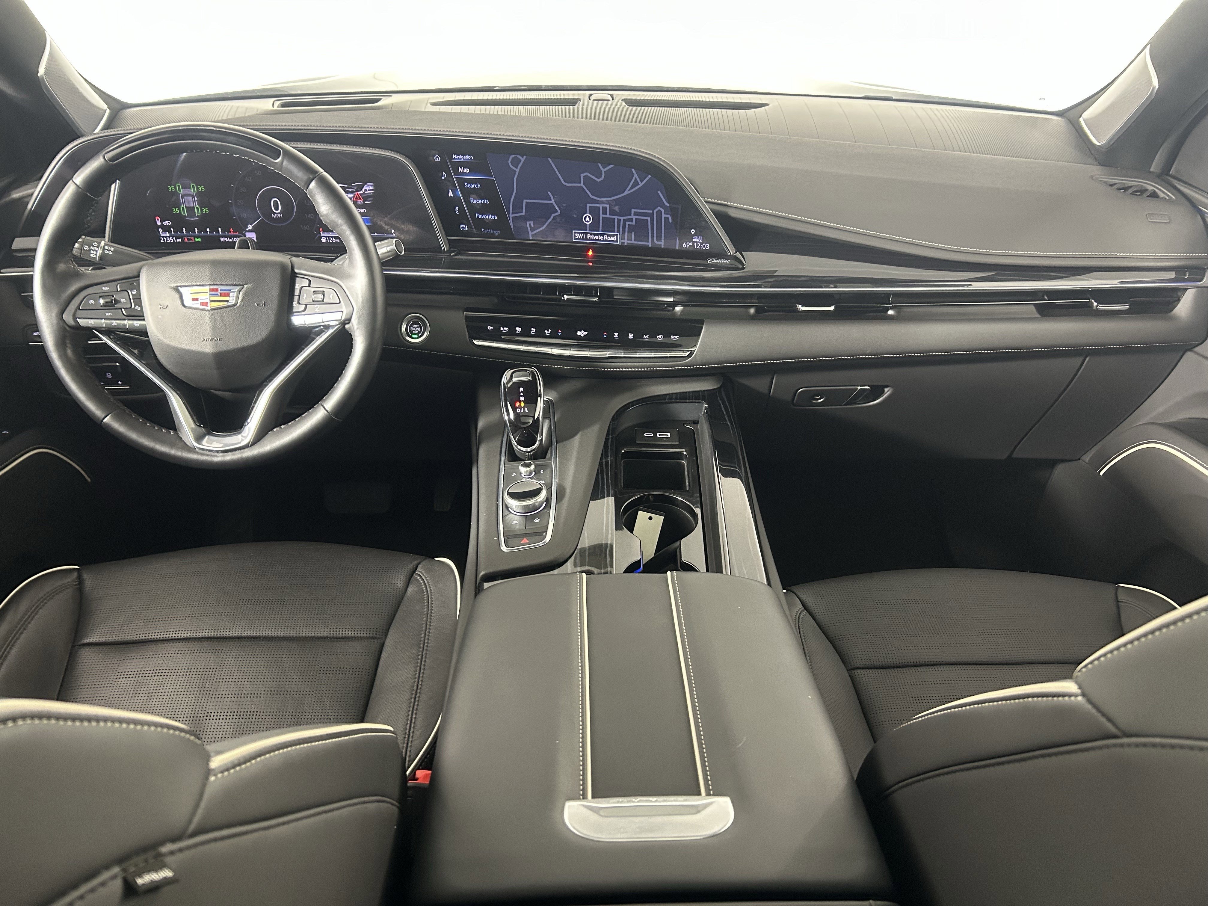 Used 2023 Cadillac Escalade ESV Sport w/ LPO, ONYX Package image 4