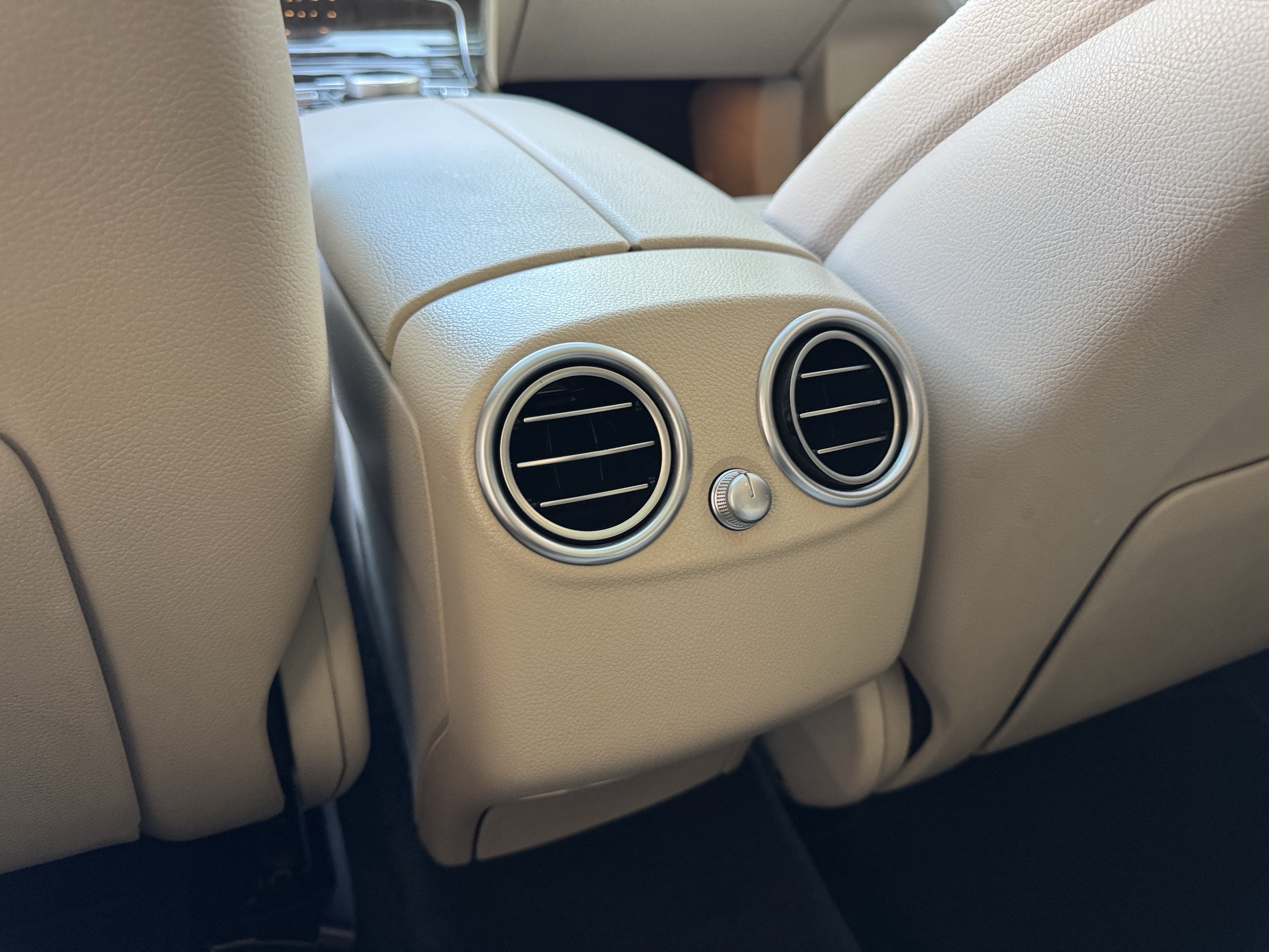Used 2018 Mercedes-Benz GLC 350e 4MATIC image 17
