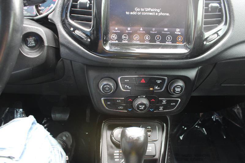 Used 2018 Jeep Compass Limited w/ Navigation Group AWD/4WD image 17