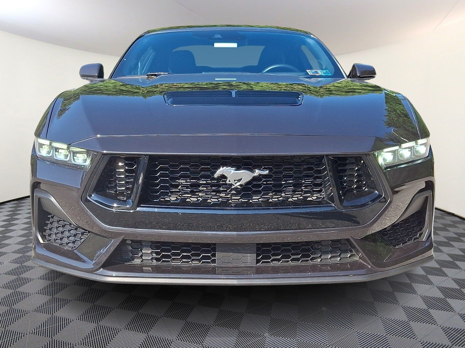 Used 2024 Ford Mustang GT RWD image 2