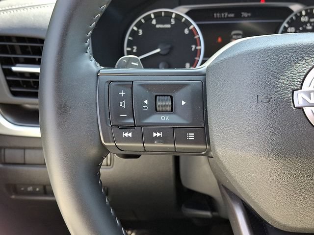 Used 2025 Nissan Rogue SV FWD image 23