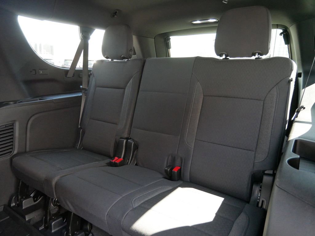 New 2026 Chevrolet Suburban LS AWD/4WD image 18