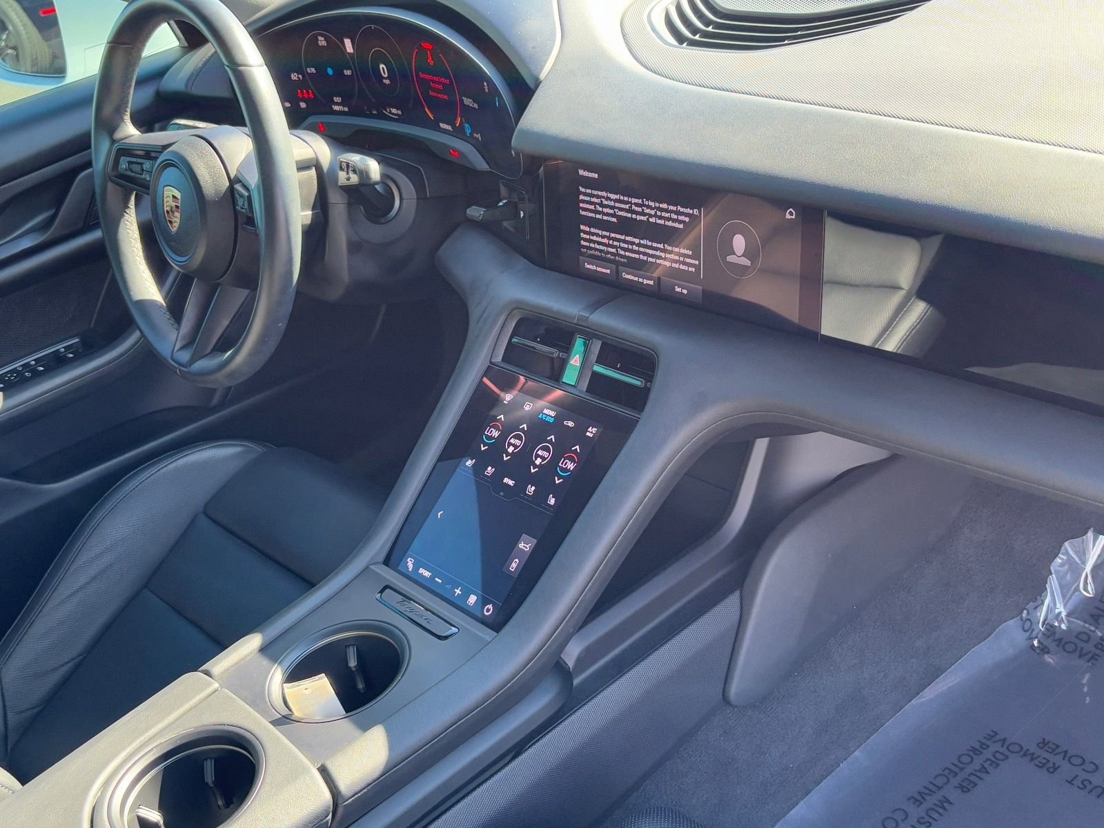 Used 2023 Porsche Taycan image 8