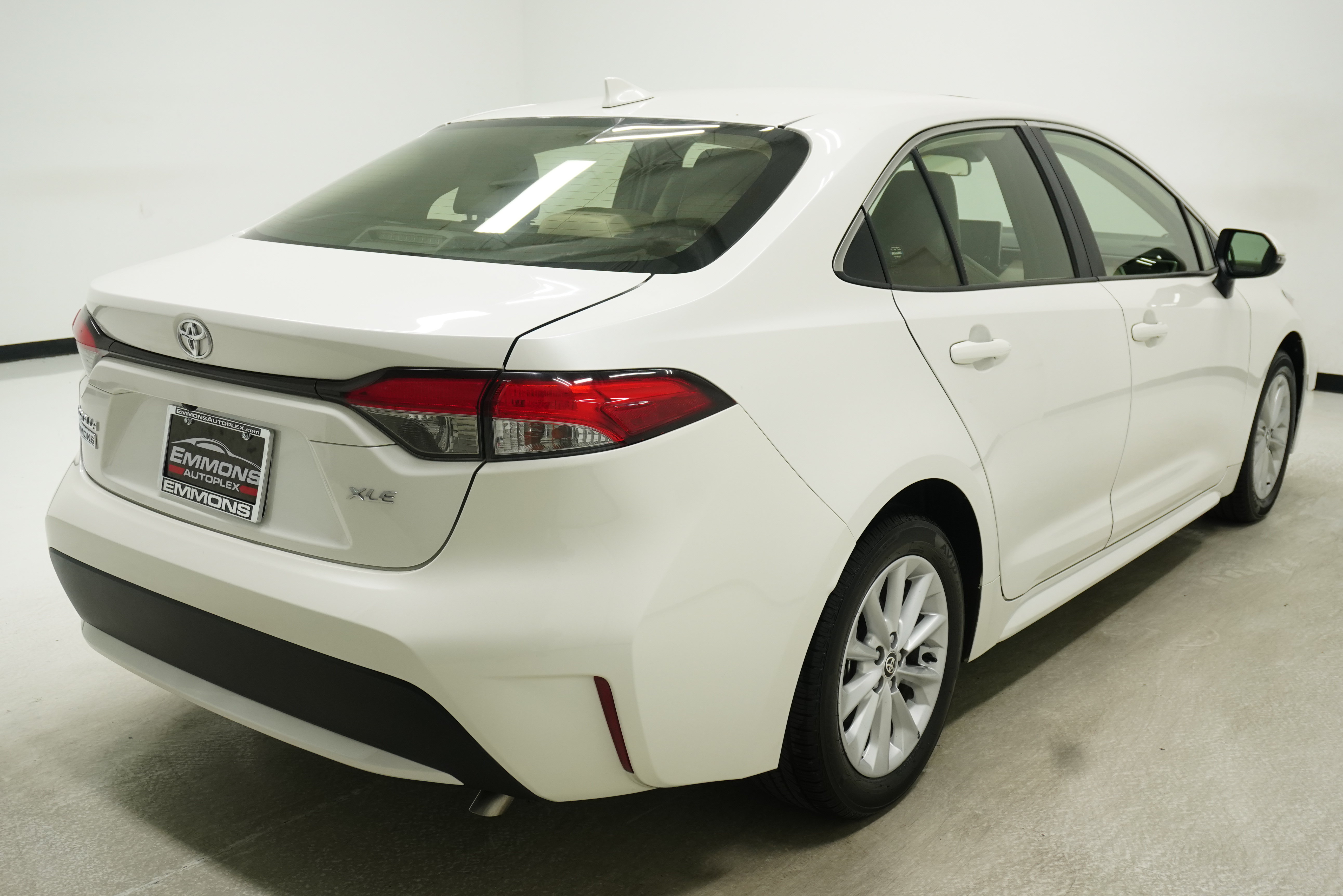 Used 2020 Toyota Corolla XLE FWD image 4