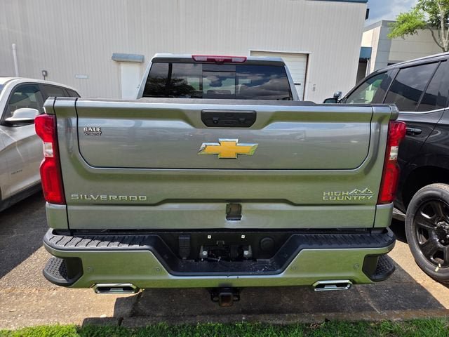Used 2024 Chevrolet Silverado 1500 High Country w/ Technology Package AWD/4WD image 8