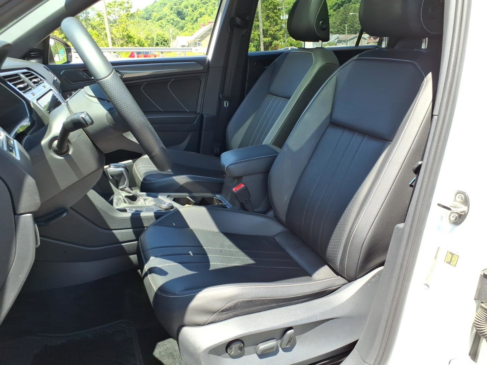 Used 2022 Volkswagen Tiguan SE R-Line AWD/4WD image 6