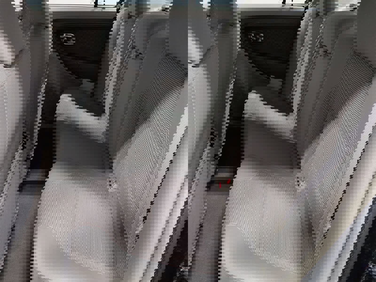 Used 2010 Ford Taurus SEL image 12