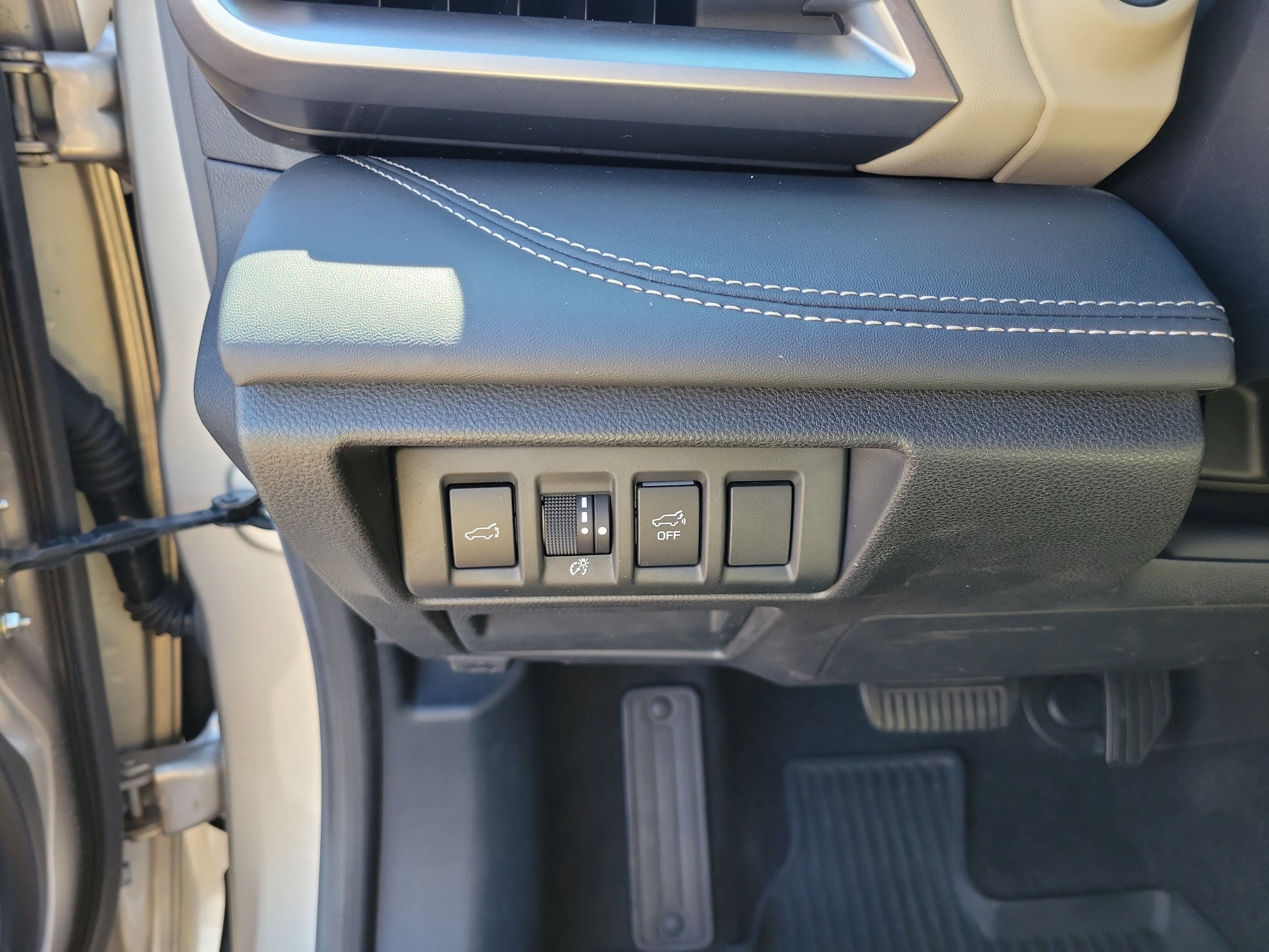 Used 2020 Subaru Outback Limited AWD/4WD image 27