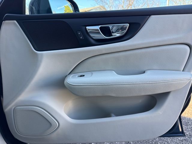 Used 2020 Volvo S60 T6 Momentum w/ Protection Package Premier image 25