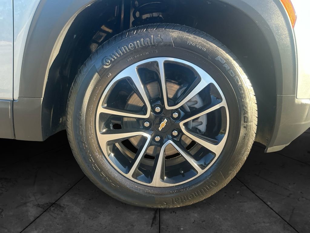 Used 2025 Chevrolet TrailBlazer LT image 14