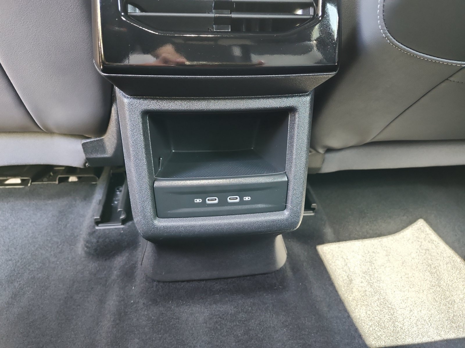 Used 2023 Volkswagen ID.4 Pro RWD image 12