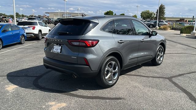 Used 2025 Ford Escape ST-Line AWD/4WD image 3