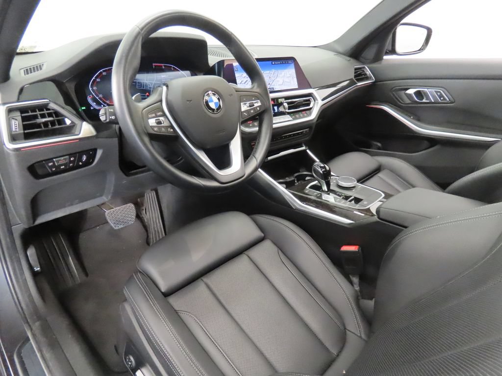 Used 2022 BMW 330i Sedan w/ Driving Assistance Package RWD image 4
