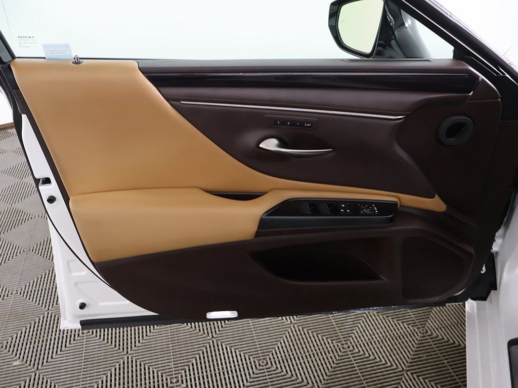 Used 2020 Lexus ES 350 w/ Premium Package image 23