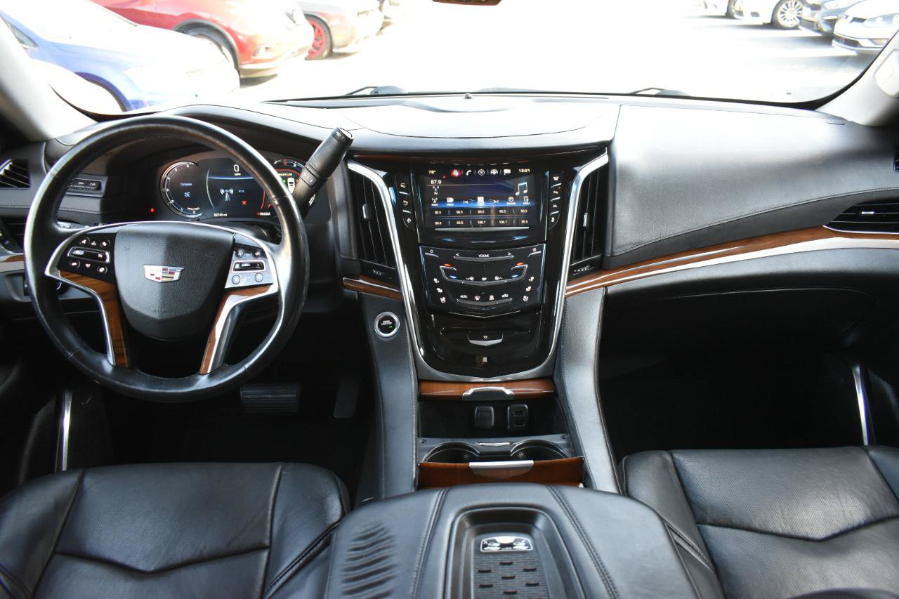 Used 2016 Cadillac Escalade Luxury AWD/4WD image 11