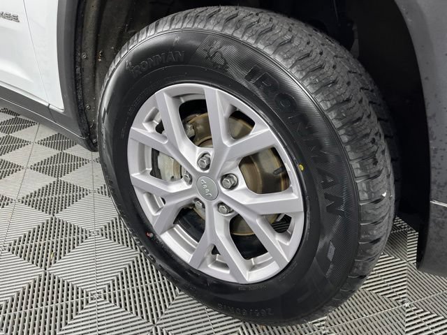 Used 2022 Jeep Grand Cherokee Limited AWD/4WD image 16