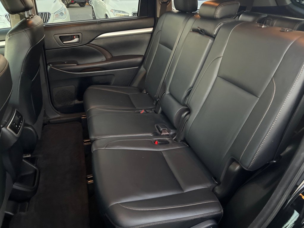 Used 2017 Toyota Highlander XLE image 15