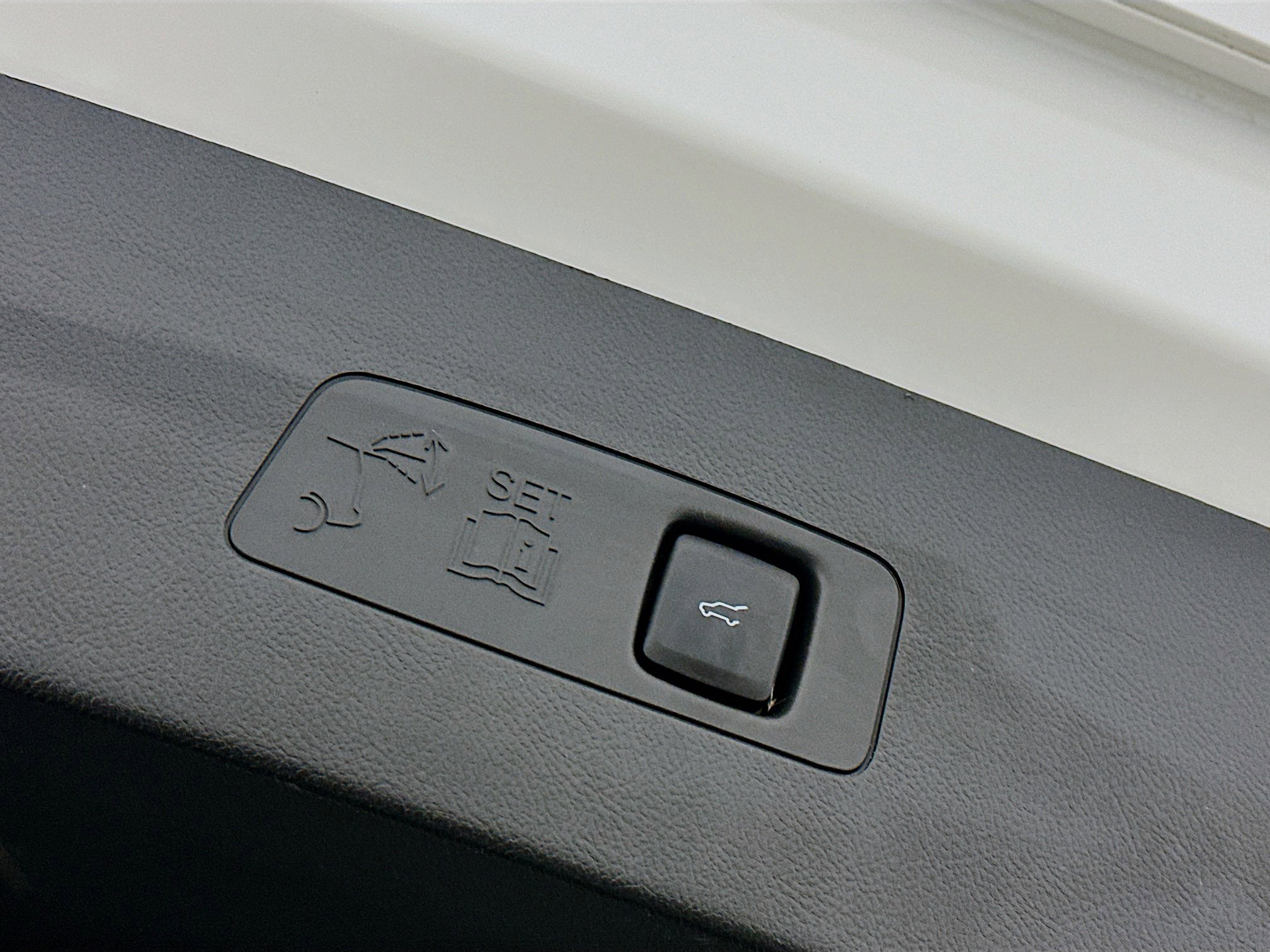 Used 2023 Lincoln Corsair AWD image 31