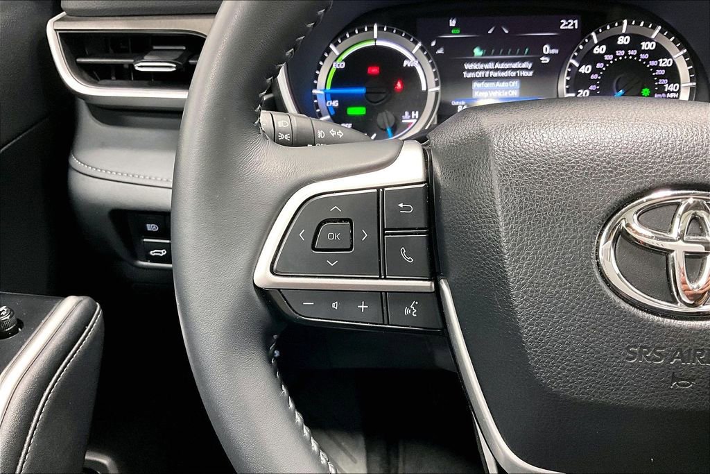Used 2024 Toyota Highlander XLE image 24